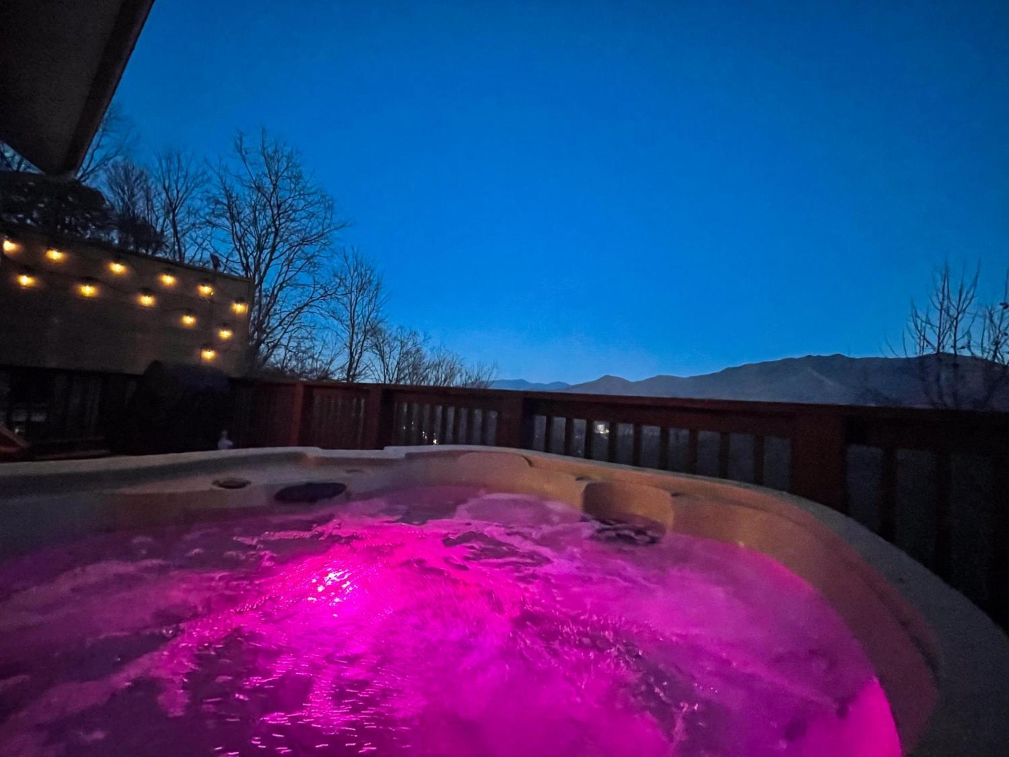 Heavenly View - Bear Themed Cabin, Hottub, Dog-Friendly, Near Gatlinburg Luaran gambar