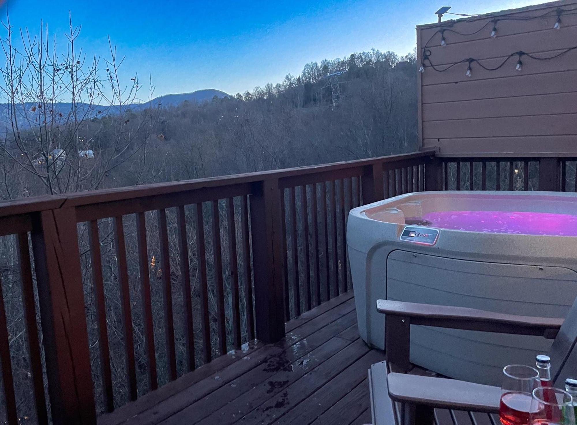 Heavenly View - Bear Themed Cabin, Hottub, Dog-Friendly, Near Gatlinburg Luaran gambar