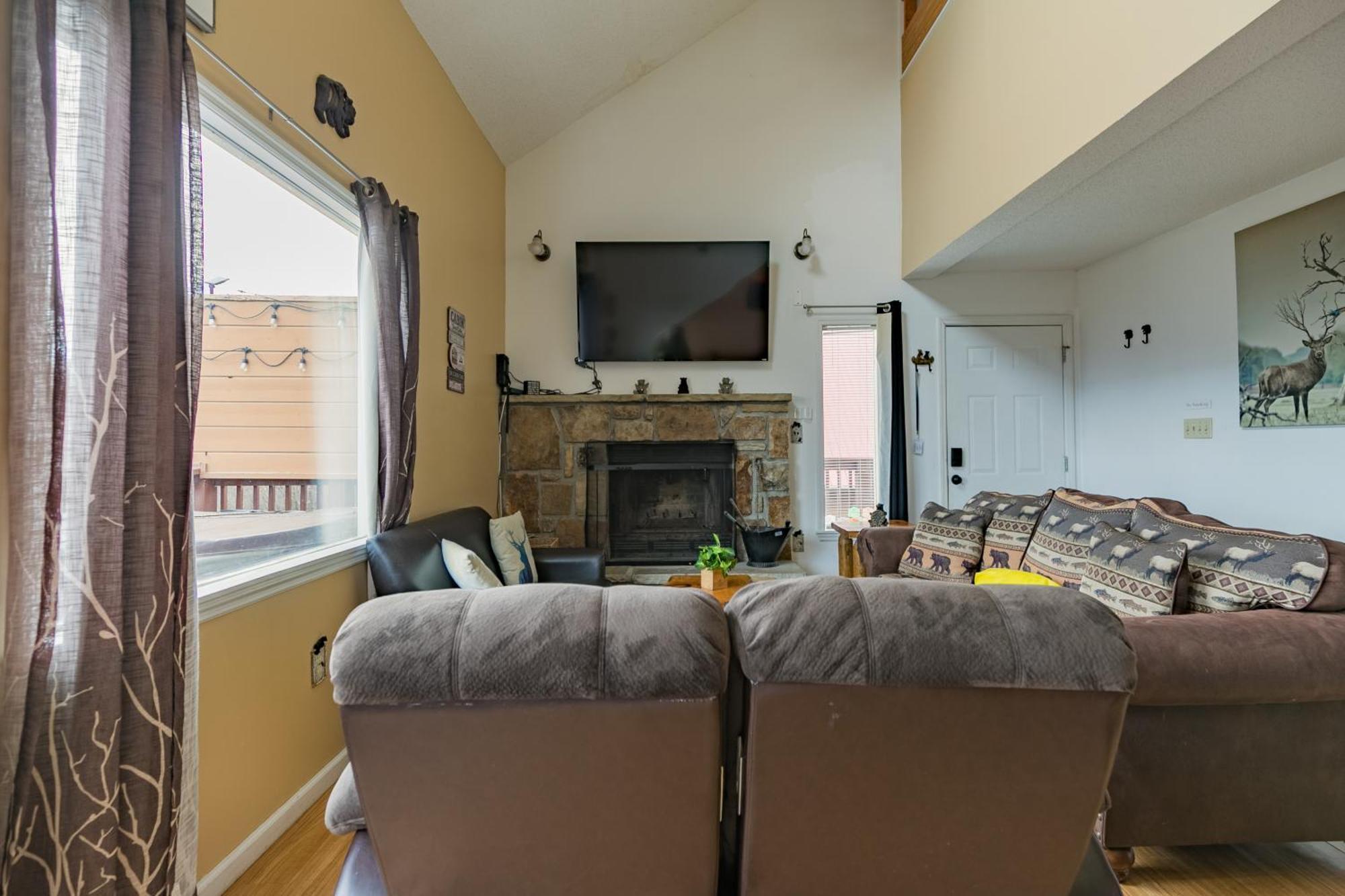 Heavenly View - Bear Themed Cabin, Hottub, Dog-Friendly, Near Gatlinburg Luaran gambar