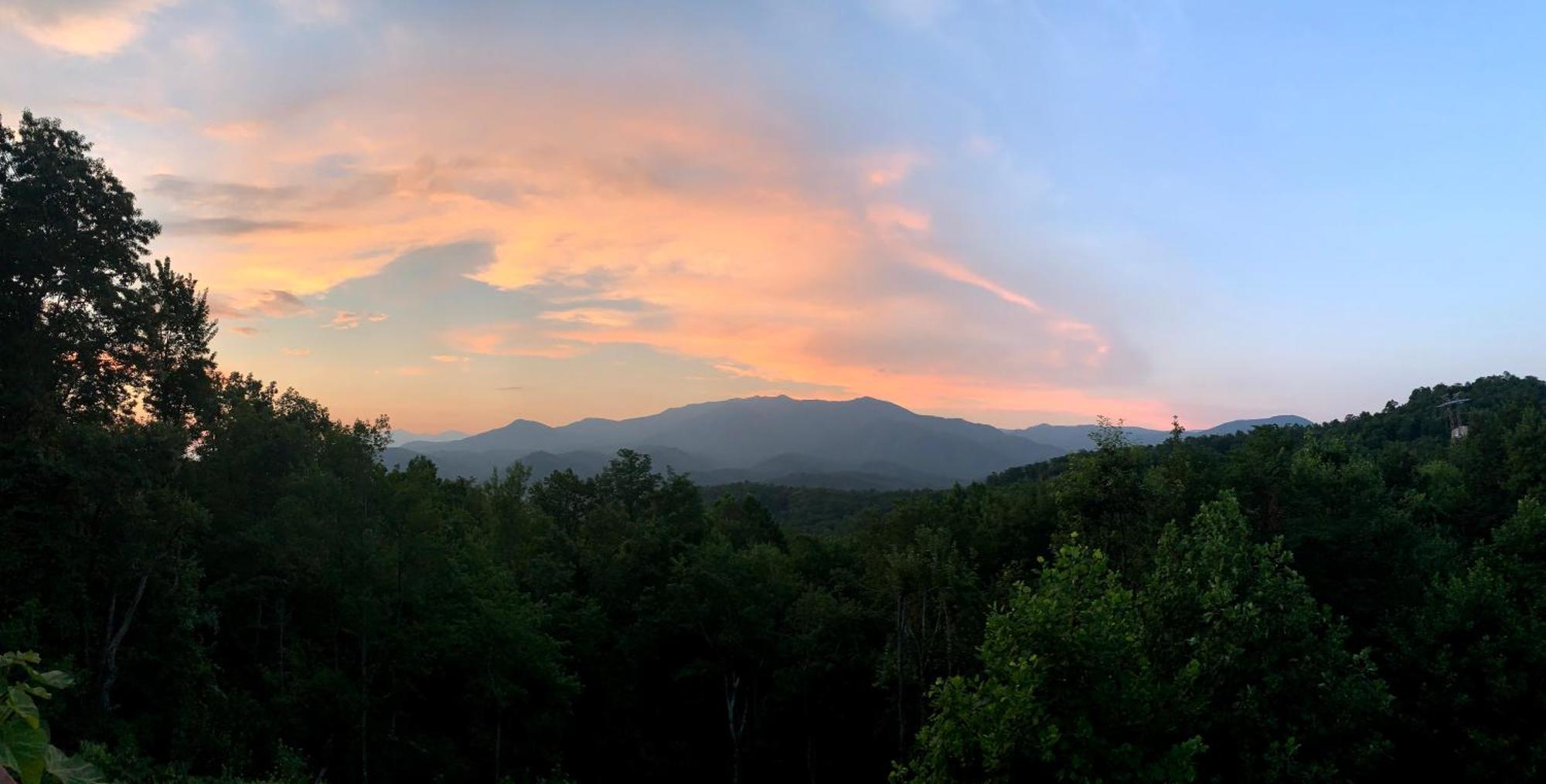 Heavenly View - Bear Themed Cabin, Hottub, Dog-Friendly, Near Gatlinburg Luaran gambar
